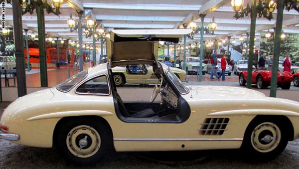 سويسريان يجمعان سيارات قديمة سرا لتظهر بمتحف الأروع بالعالم
